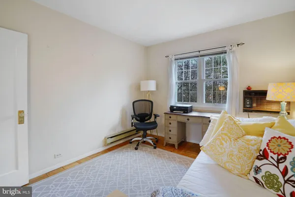 $2,695 | 1629 Fitzgerald Lane, Alexandria, VA 22302