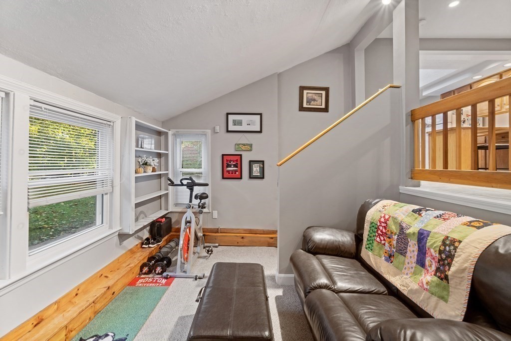 276 Rangeway Road Billerica, MA 01862 - Photo 11 of 23