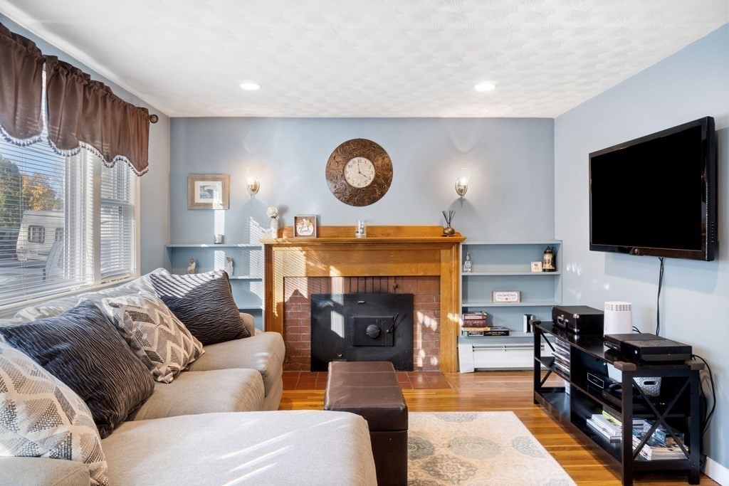 276 Rangeway Road Billerica, MA 01862 - Photo 6 of 23