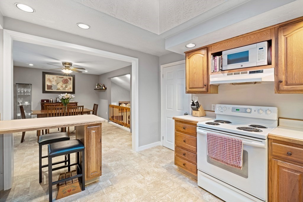 276 Rangeway Road Billerica, MA 01862 - Photo 7 of 23