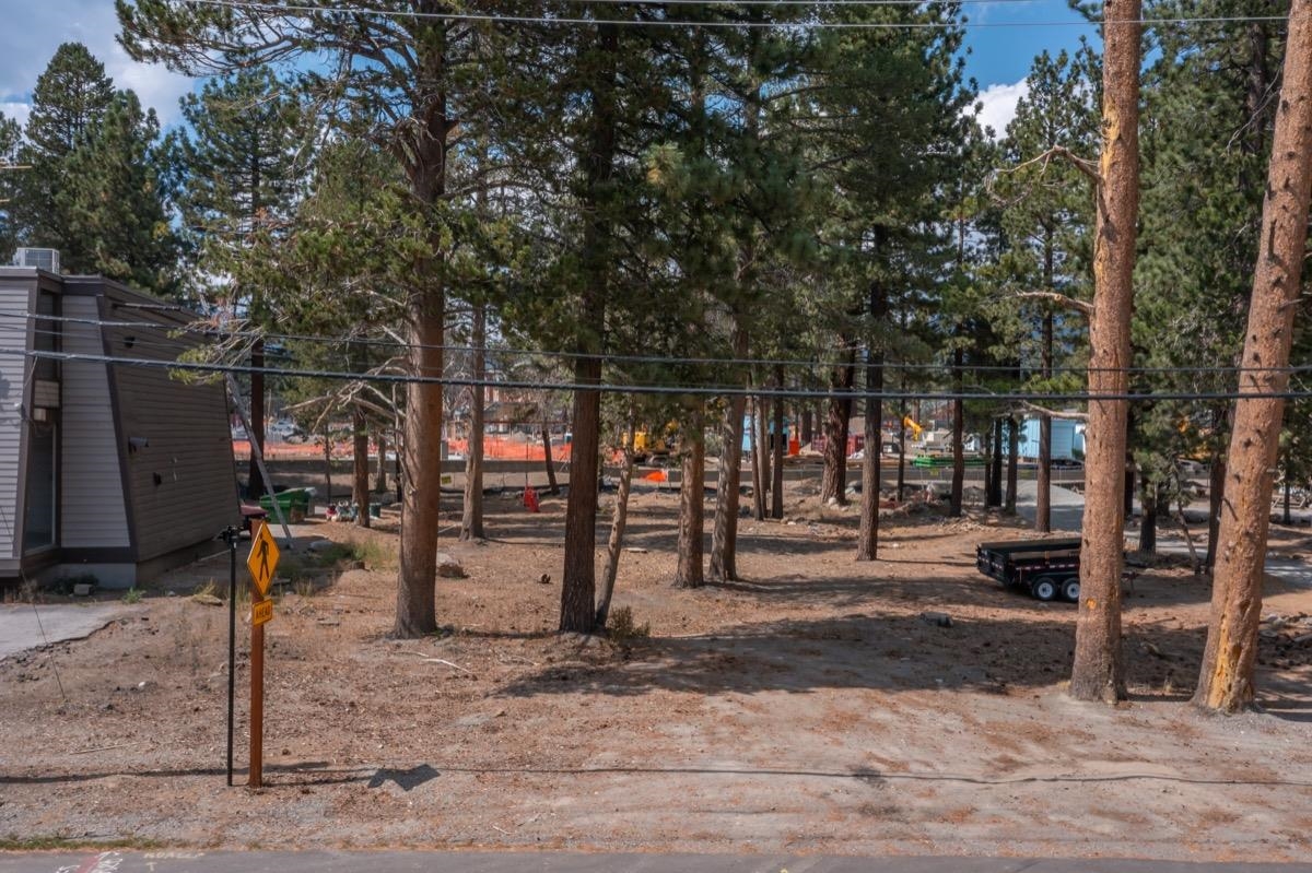 76 Laurel Mountain Road Mammoth Lakes, CA 93546 - Photo 12 of 30 View of playground