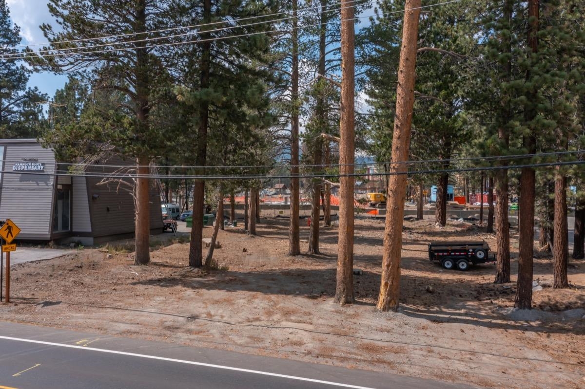 76 Laurel Mountain Road Mammoth Lakes, CA 93546 - Photo 13 of 30 View of play area