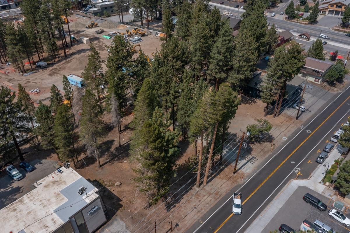 76 Laurel Mountain Road Mammoth Lakes, CA 93546 - Photo 19 of 30 Aerial view of property and surrounding area