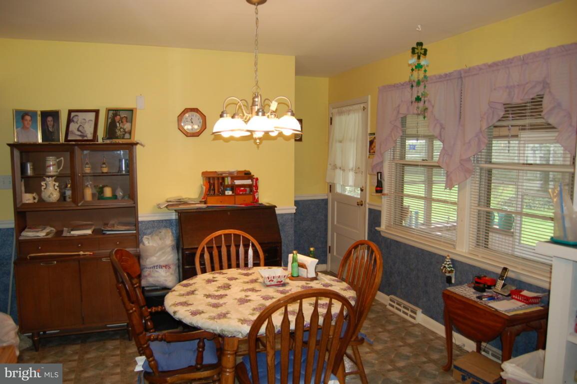 1786 Hemlock Road Lancaster, PA 17603 - Photo 3 of 12 Gallery Image 3