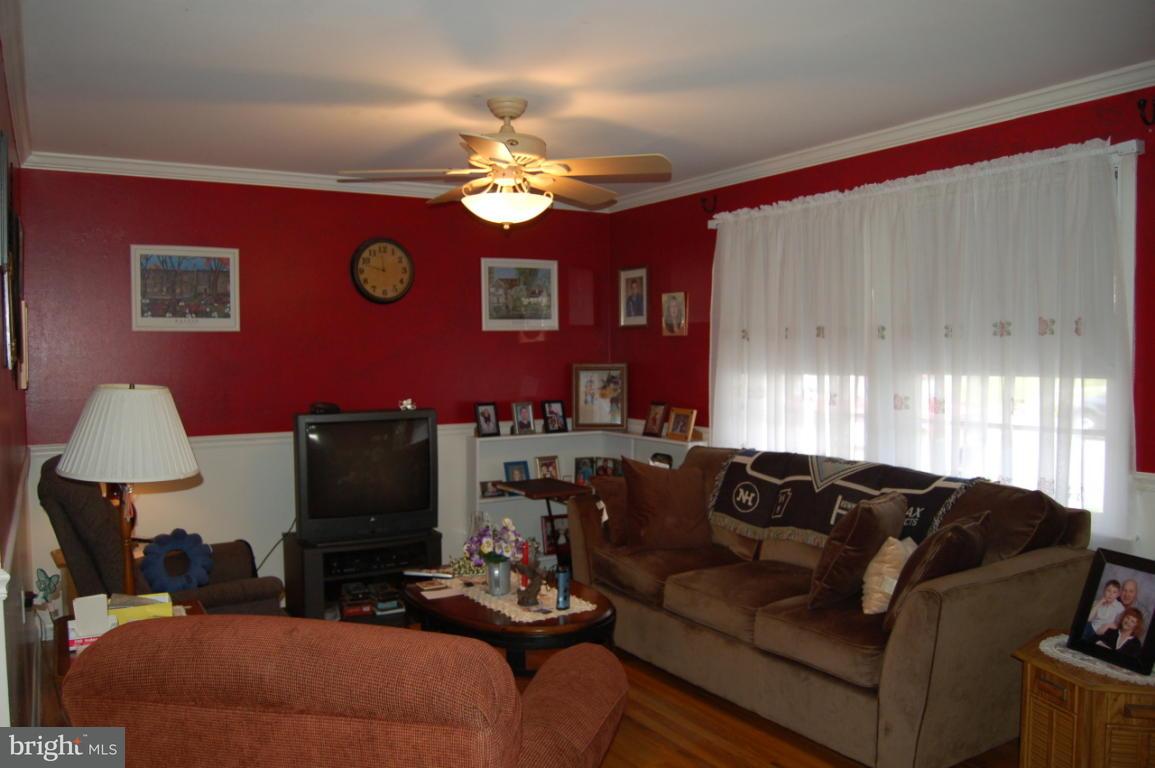 1786 Hemlock Road Lancaster, PA 17603 - Photo 4 of 12 Gallery Image 4