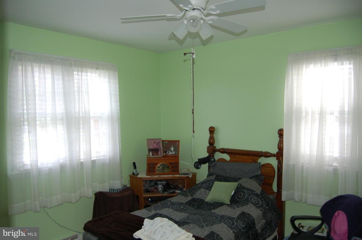 1786 Hemlock Road Lancaster, PA 17603 - Photo 6 of 12 Gallery Image 6