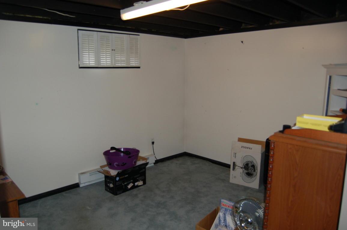 1786 Hemlock Road Lancaster, PA 17603 - Photo 7 of 12 Gallery Image 7