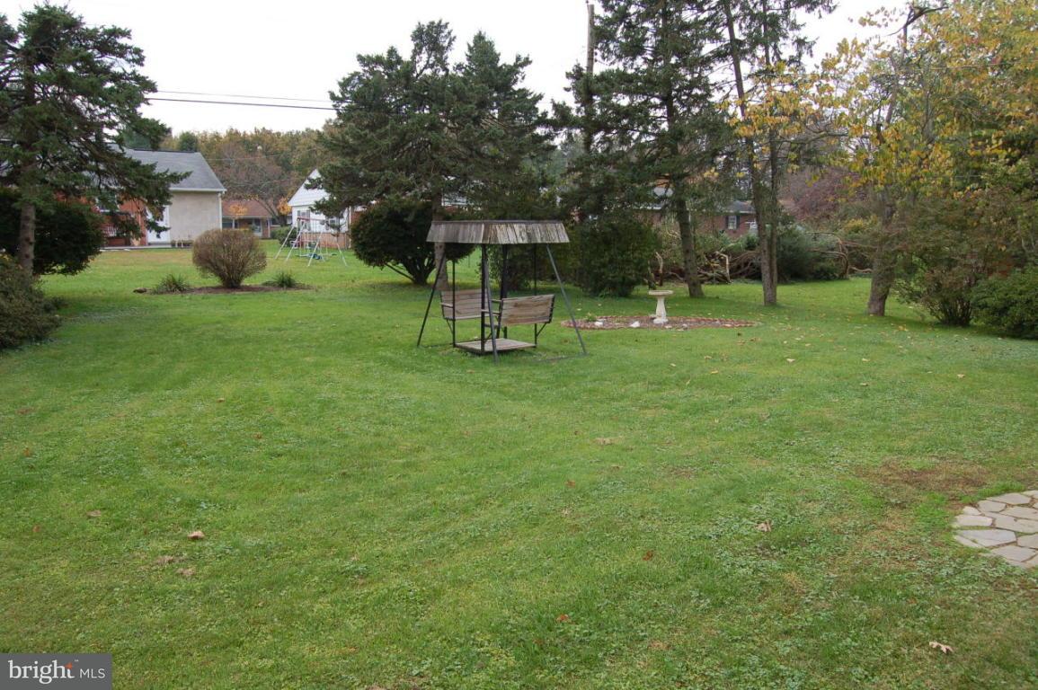1786 Hemlock Road Lancaster, PA 17603 - Photo 9 of 12 Gallery Image 9