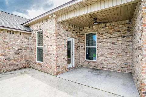 $260,000 | 1907 Thibodeaux Road, Lake Charles, LA 70607