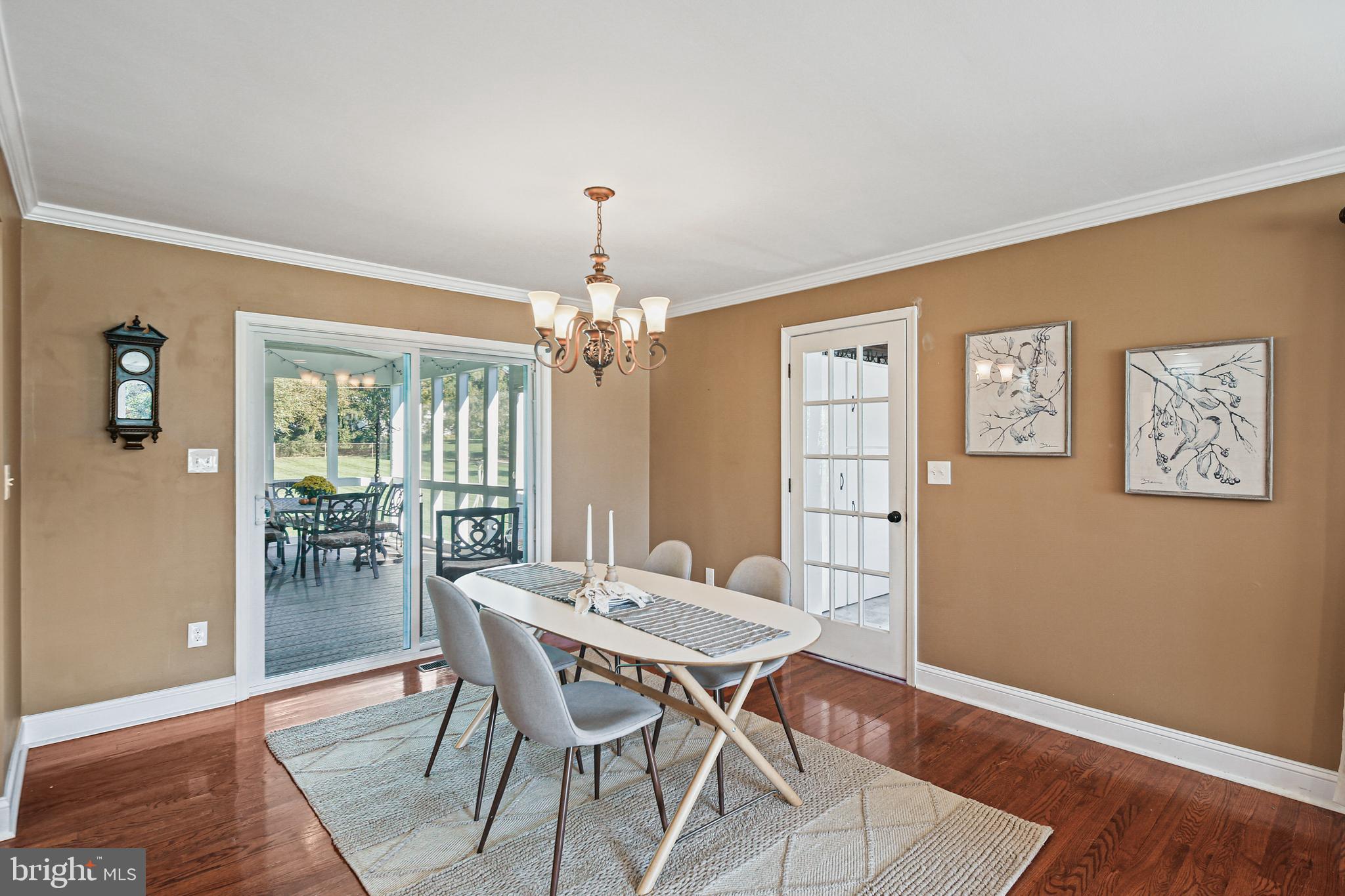 11113 Pool Road Cockeysville, MD 21030 - Photo 15 of 39 BREAKFAST ROOM w/SLIDERS TO PORCH
