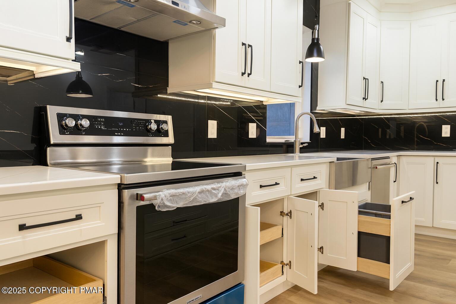 1131 Mink Court Bushkill, PA 18324 - Photo 12 of 63 12 Custom Kitchen Cabinets