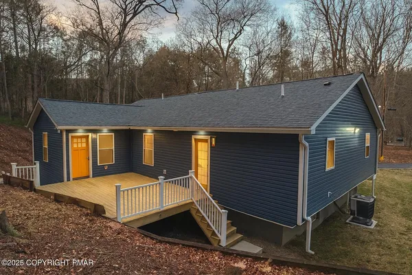 $489,900 | 1131 Mink Court, Bushkill, PA 18324