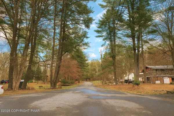 $489,900 | 1131 Mink Court, Bushkill, PA 18324