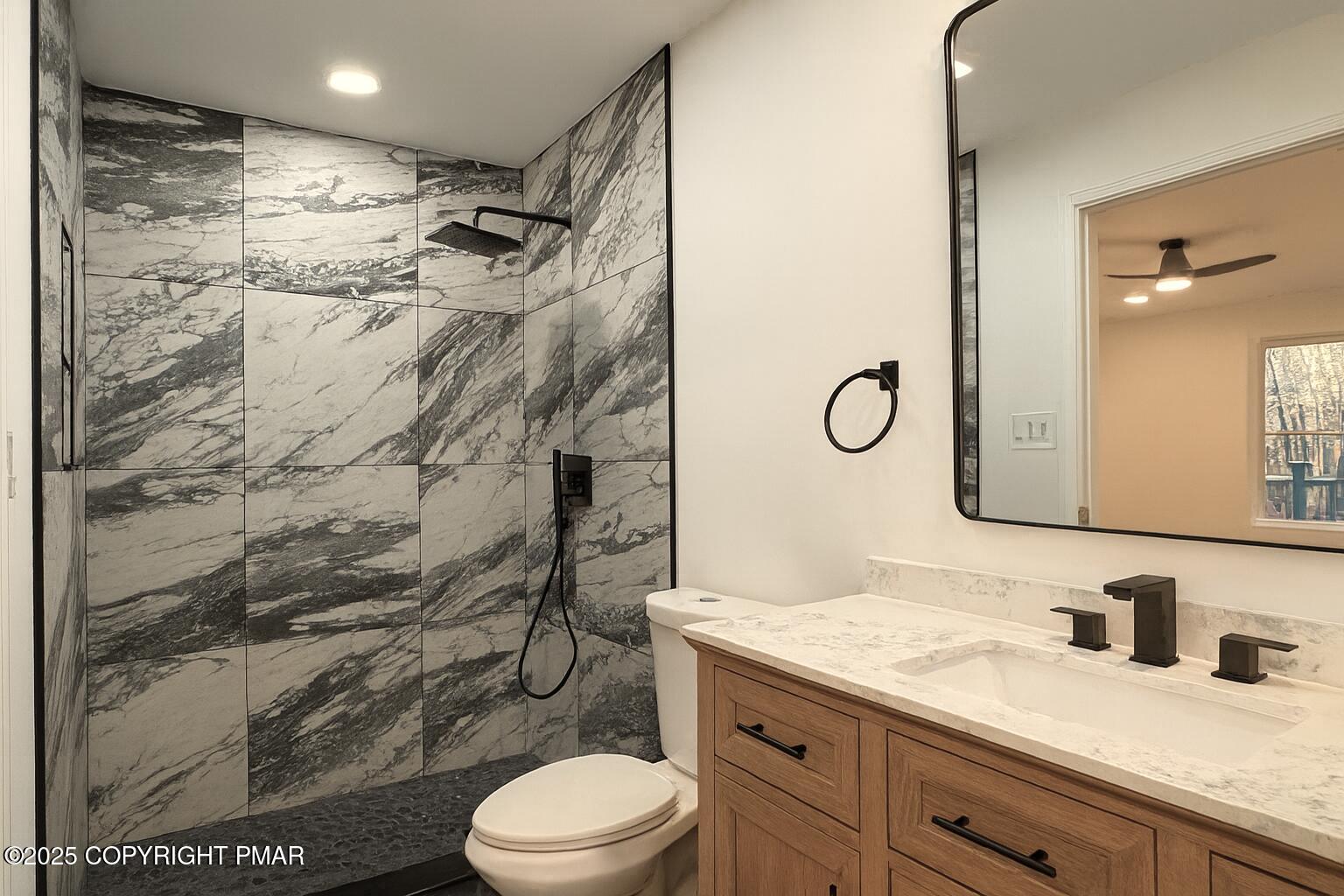 1131 Mink Court Bushkill, PA 18324 - Photo 27 of 63 27 Primary Bathroom