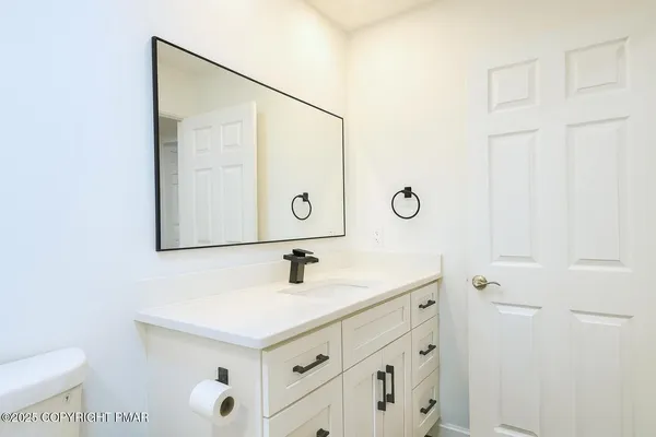 $489,900 | 1131 Mink Court, Bushkill, PA 18324