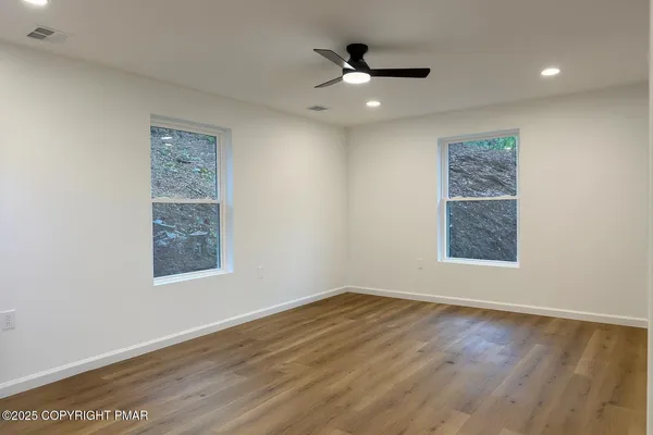 $489,900 | 1131 Mink Court, Bushkill, PA 18324