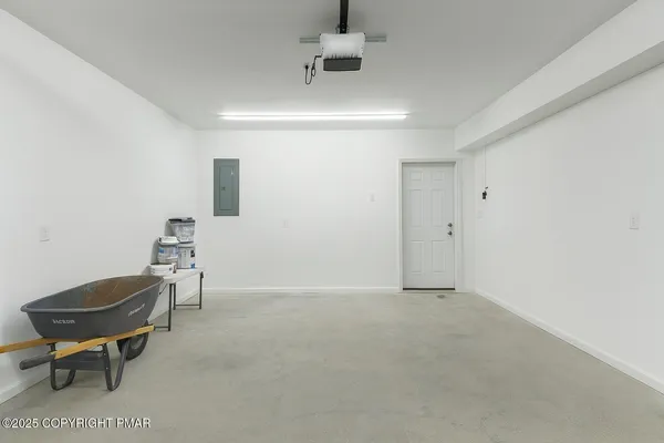 $489,900 | 1131 Mink Court, Bushkill, PA 18324