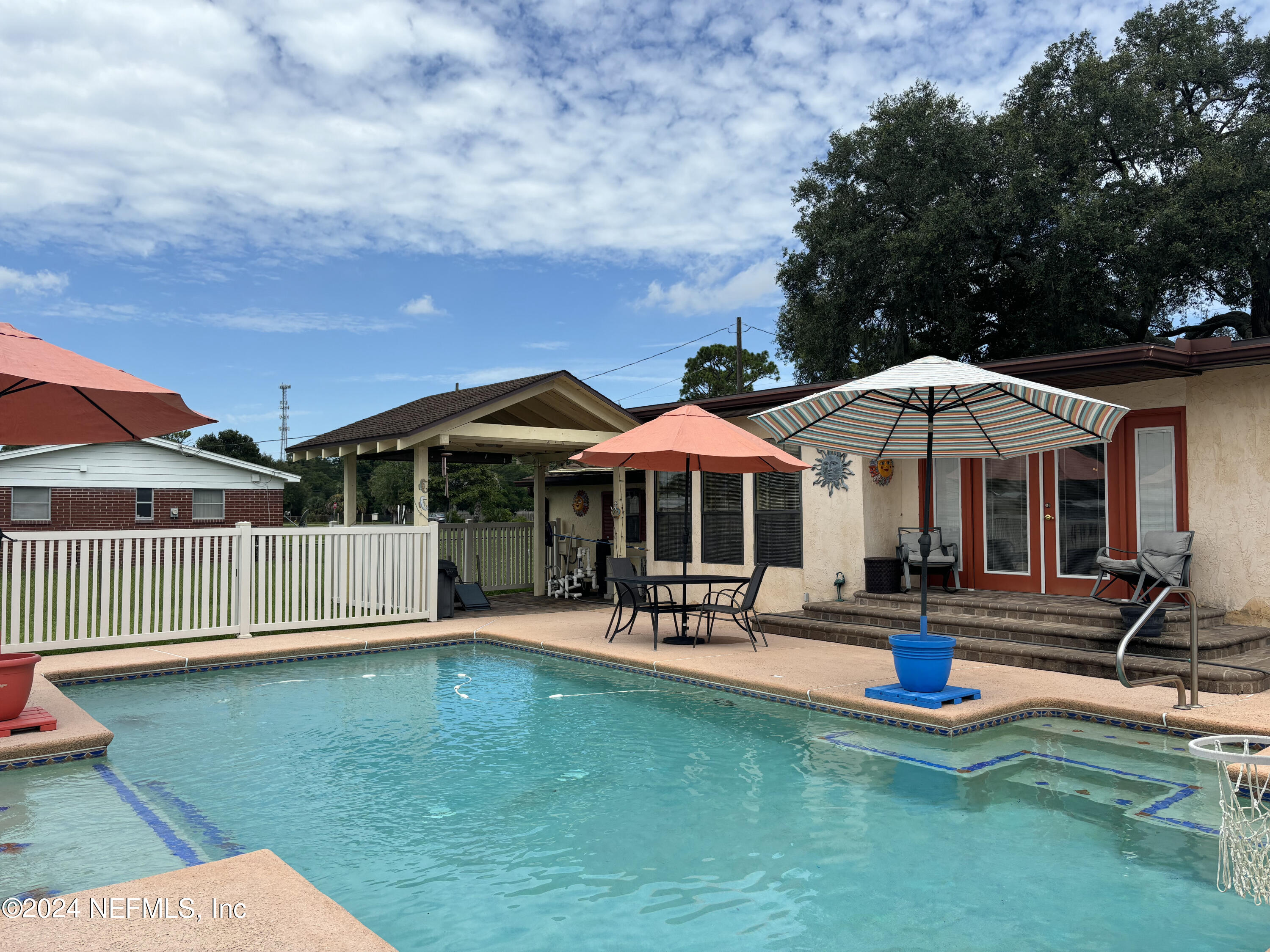 2700 New Berlin Road Jacksonville, FL 32226 - Photo 32 of 42 a front view of a house with garden