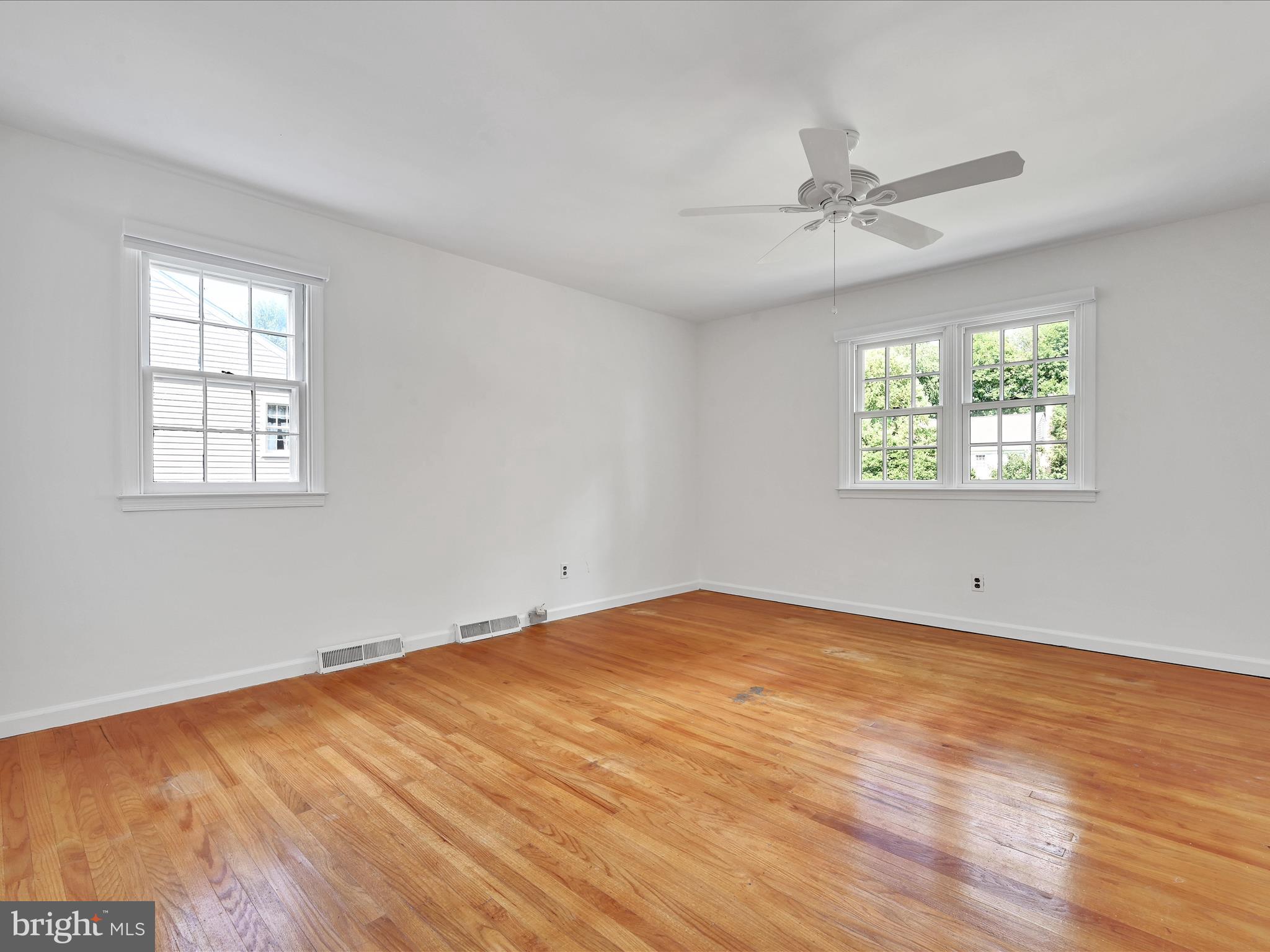 2 Wynnedale Circle Narberth, PA 19072 - Photo 20 of 43 Primary Bedroom