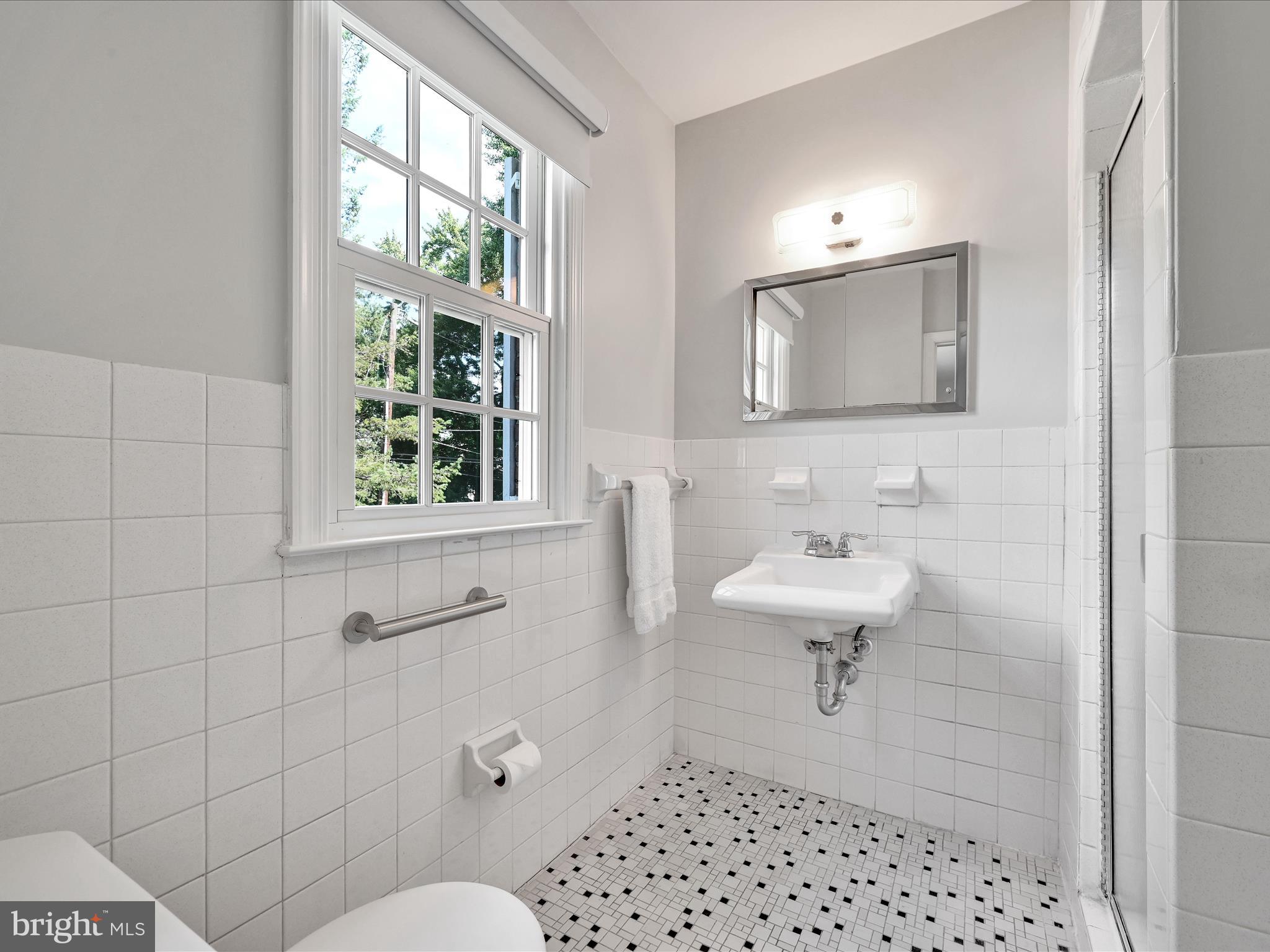 2 Wynnedale Circle Narberth, PA 19072 - Photo 24 of 43 Primary Bathroom