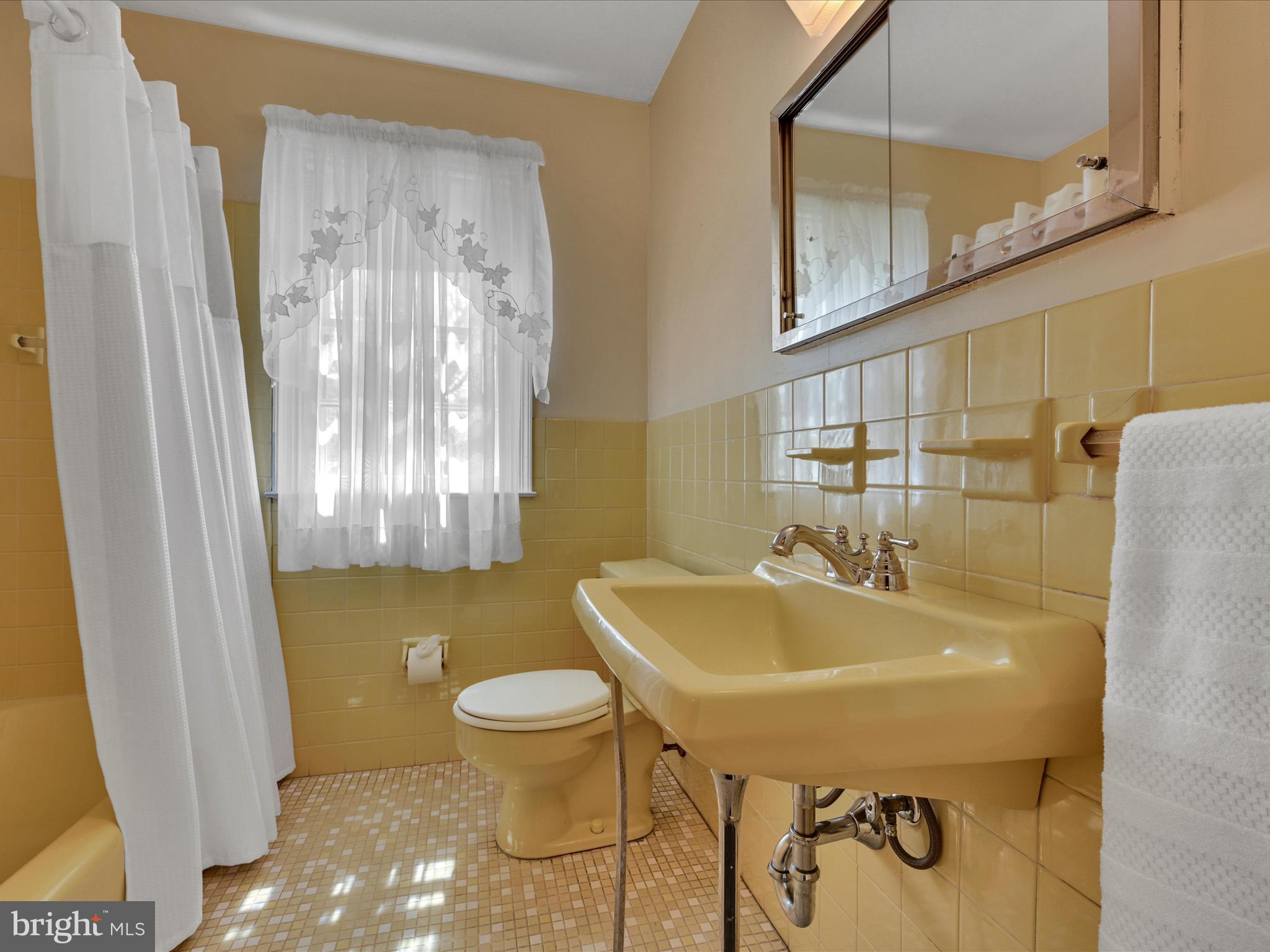 2 Wynnedale Circle Narberth, PA 19072 - Photo 34 of 43 Hall Bathroom