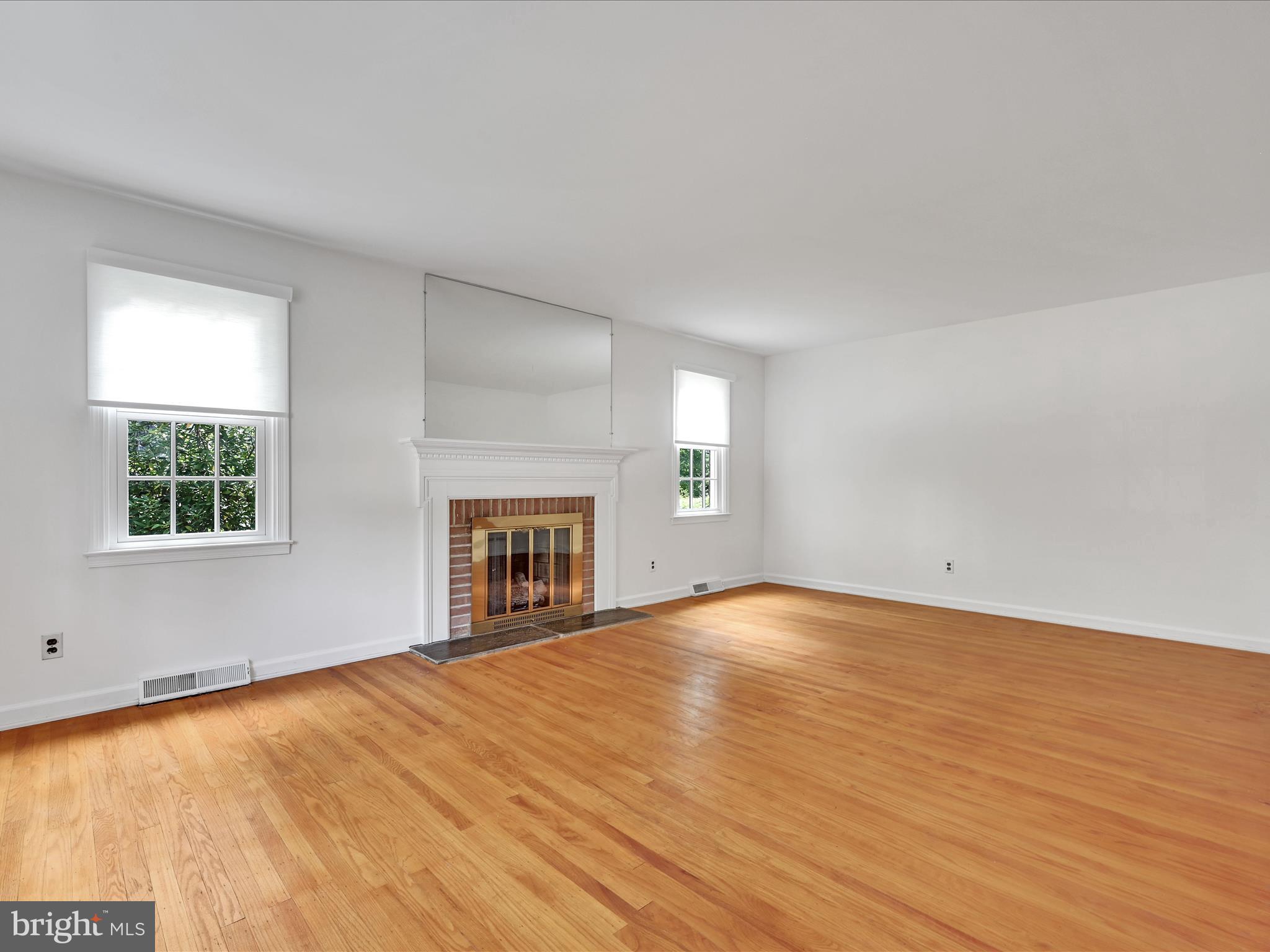 2 Wynnedale Circle Narberth, PA 19072 - Photo 6 of 43 Living Room