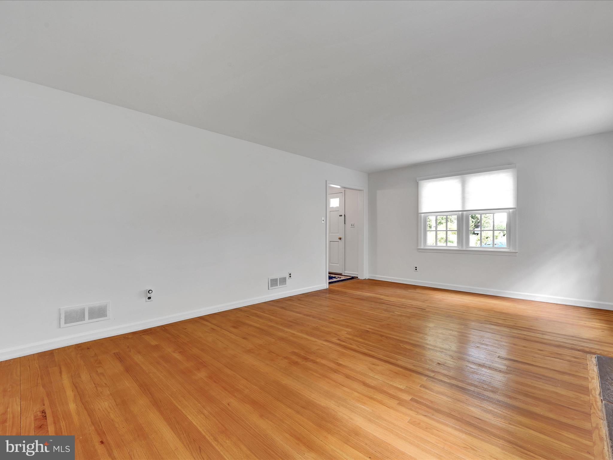2 Wynnedale Circle Narberth, PA 19072 - Photo 7 of 43 Living Room