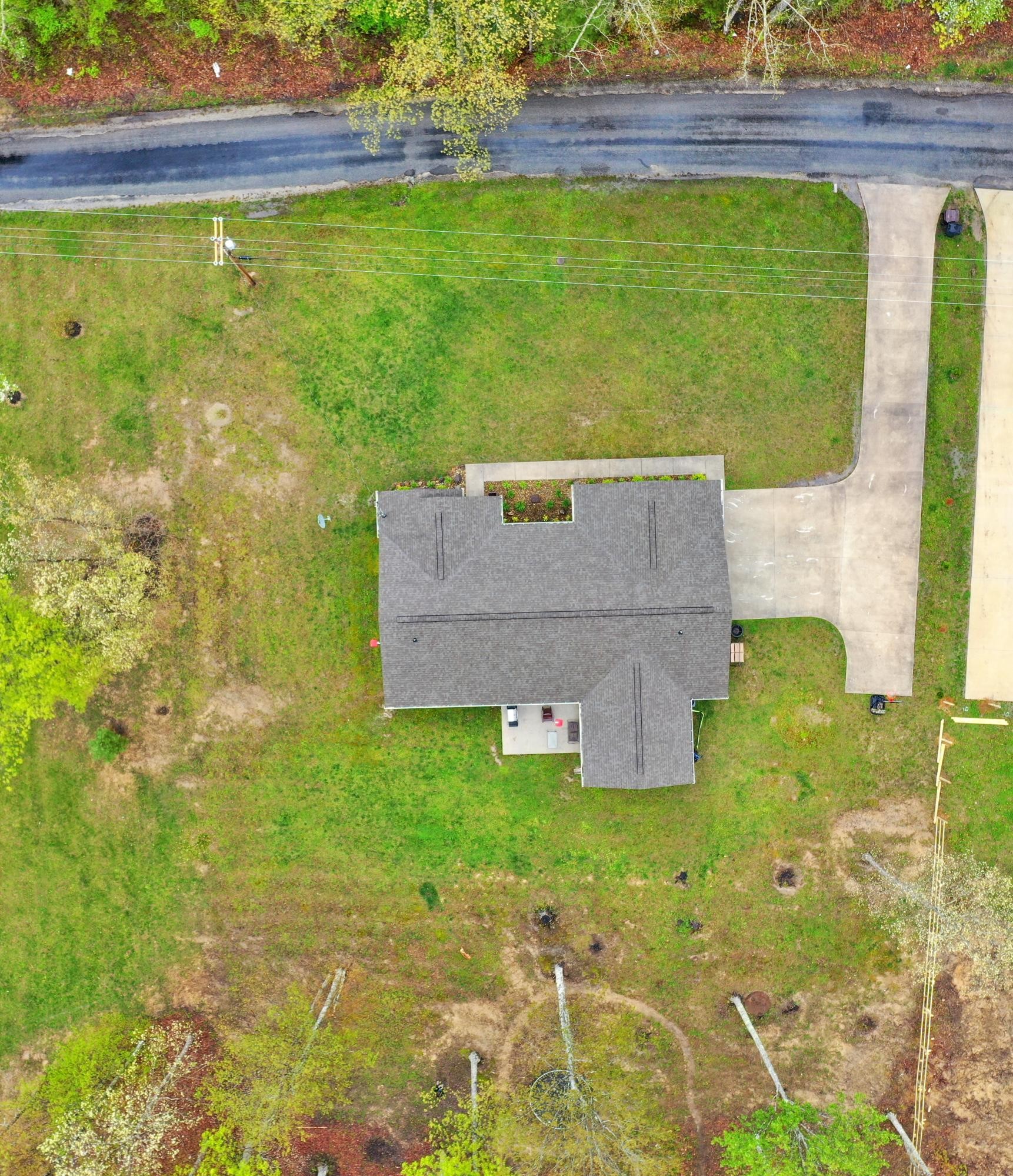 1110 Toomey Road Oneida, TN 37841 - Photo 2 of 30 a aerial view of a house with a yard