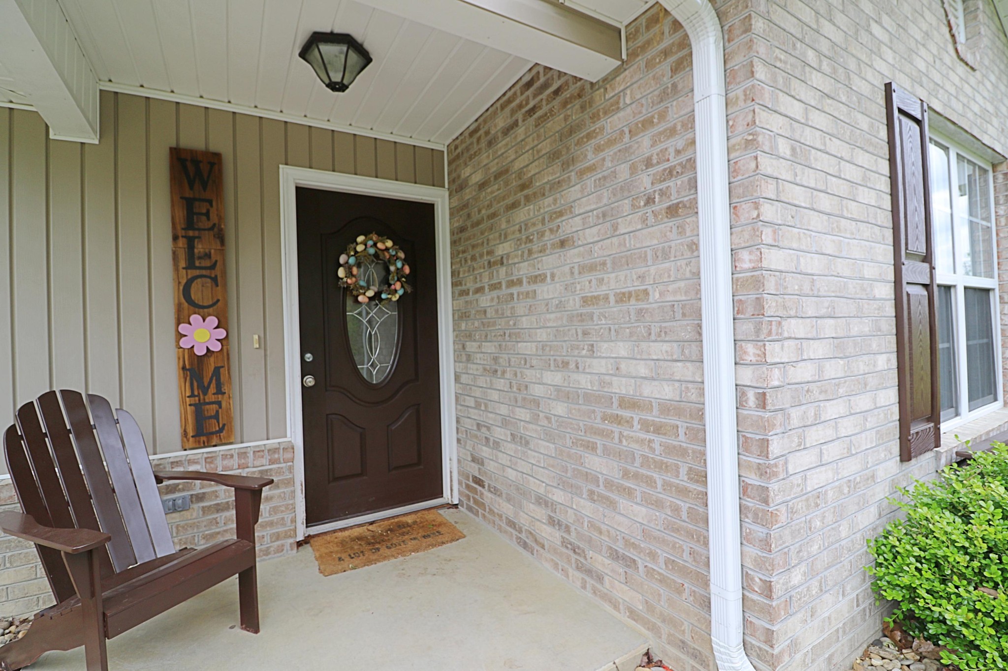 1110 Toomey Road Oneida, TN 37841 - Photo 4 of 30 a front view of a house with entryway