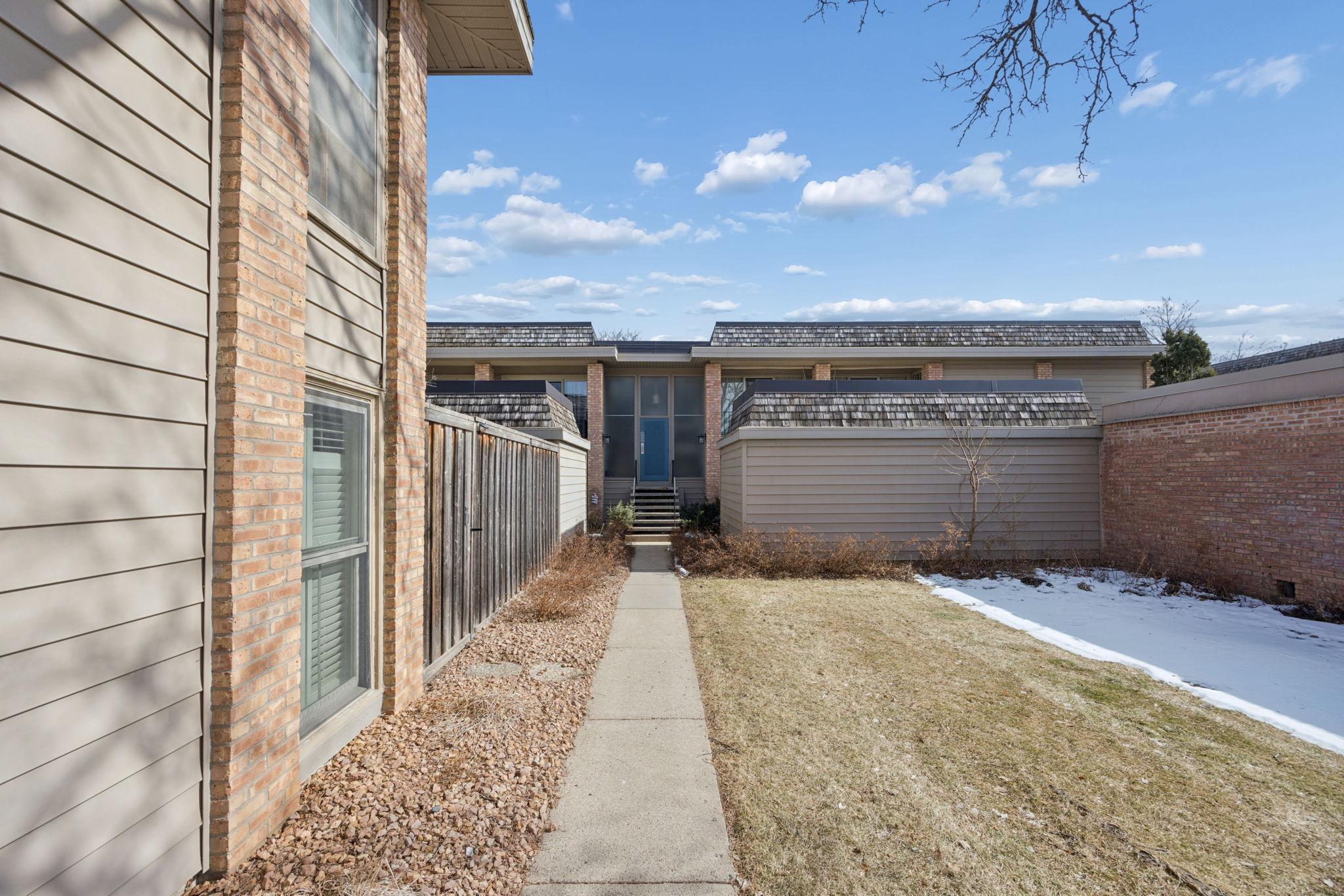 6320 Barrie Road, Unit 2B Edina, MN 55435 - Photo 1 of 15