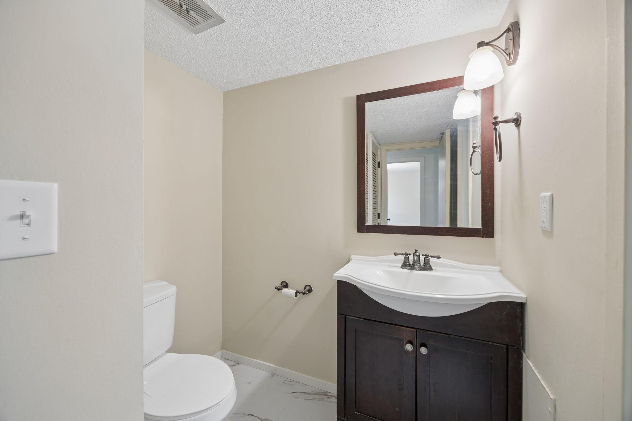 6320 Barrie Road, Unit 2B Edina, MN 55435 - Photo 11 of 15