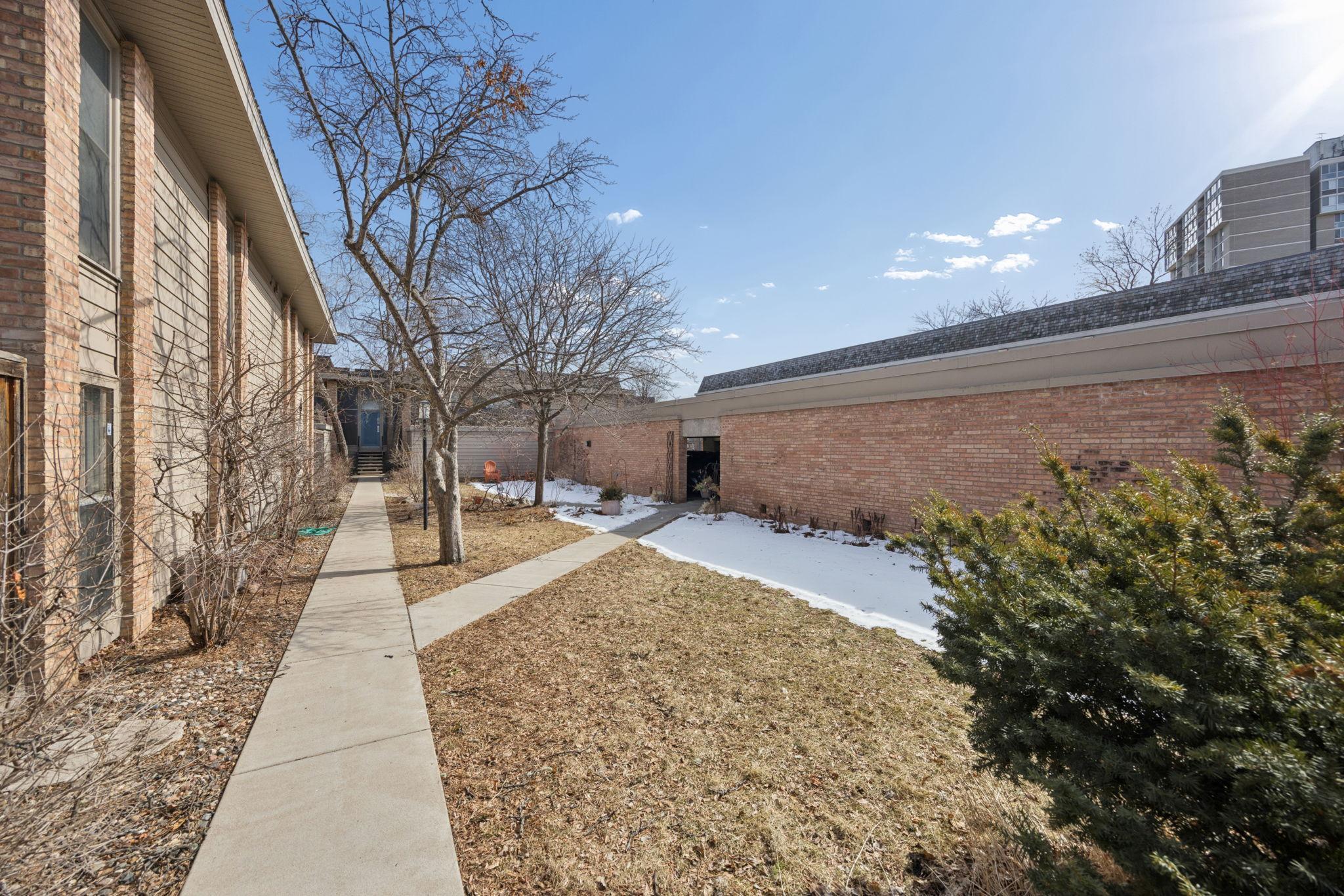 6320 Barrie Road, Unit 2B Edina, MN 55435 - Photo 14 of 15