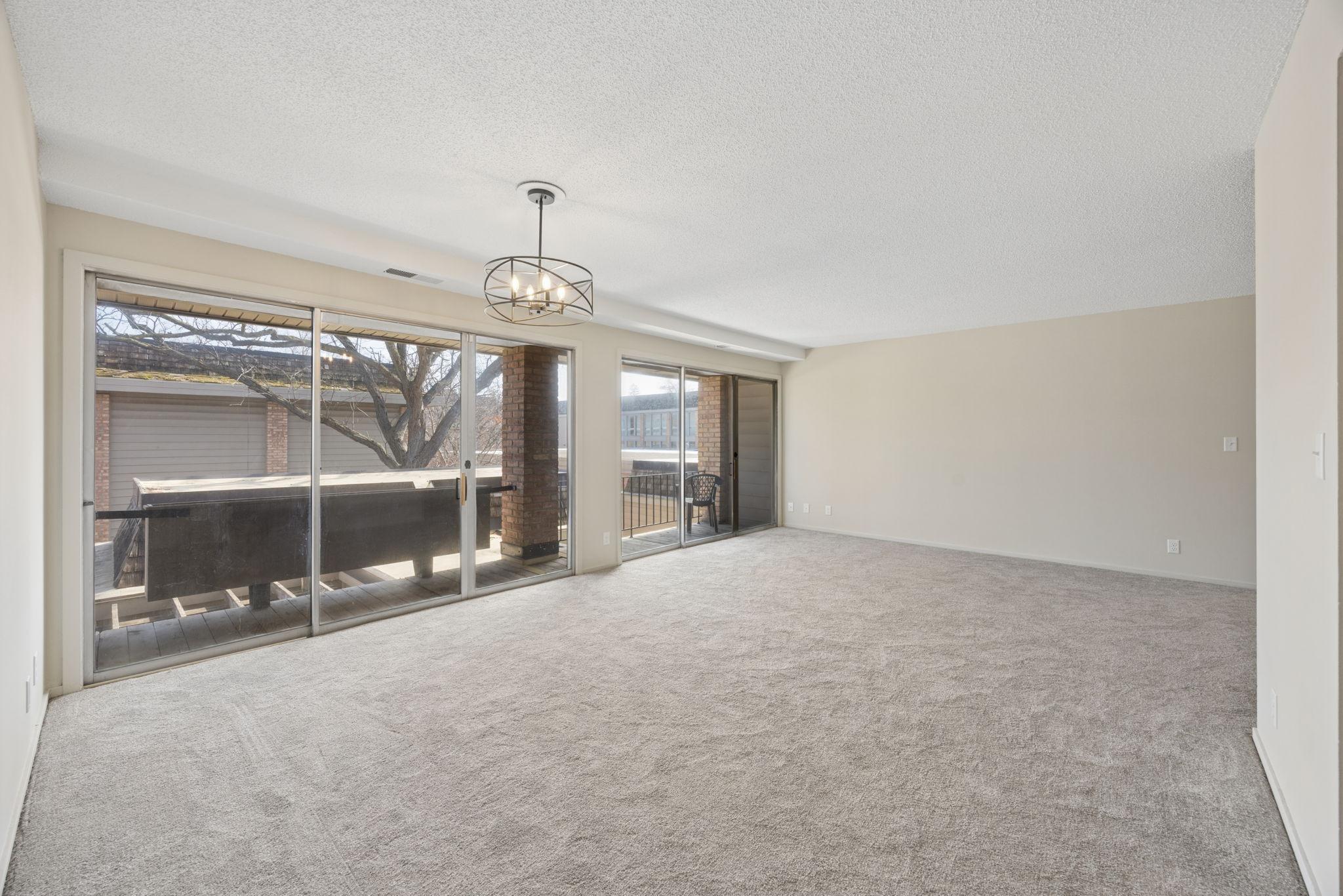 6320 Barrie Road, Unit 2B Edina, MN 55435 - Photo 4 of 15