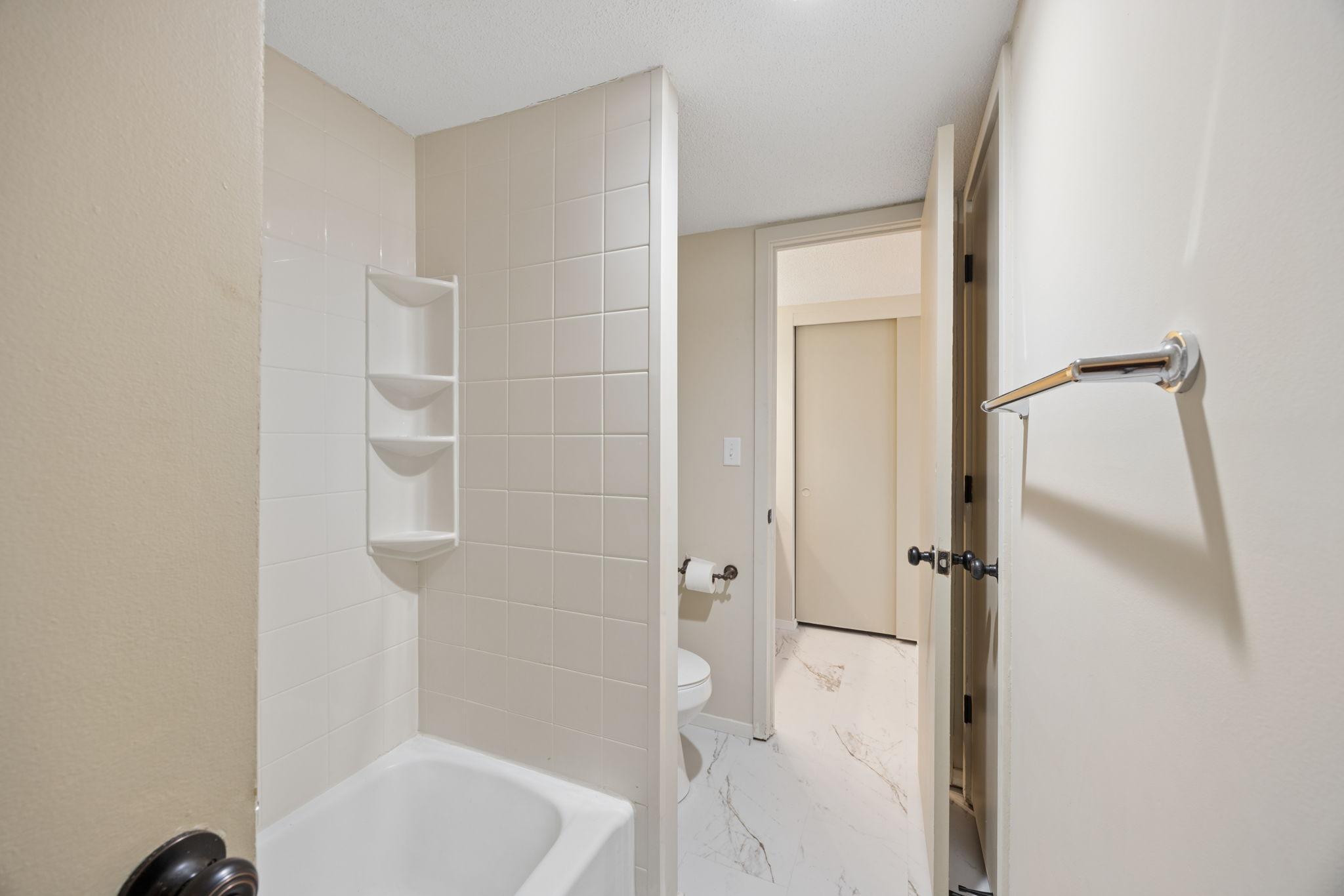 6320 Barrie Road, Unit 2B Edina, MN 55435 - Photo 9 of 15