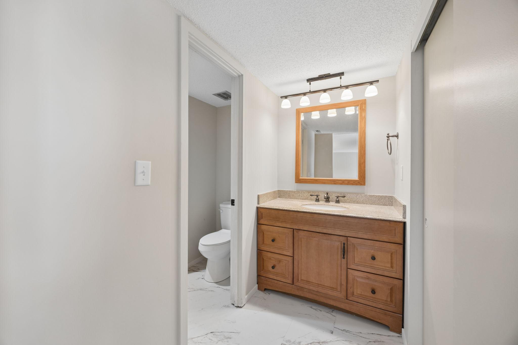 6320 Barrie Road, Unit 2B Edina, MN 55435 - Photo 10 of 15