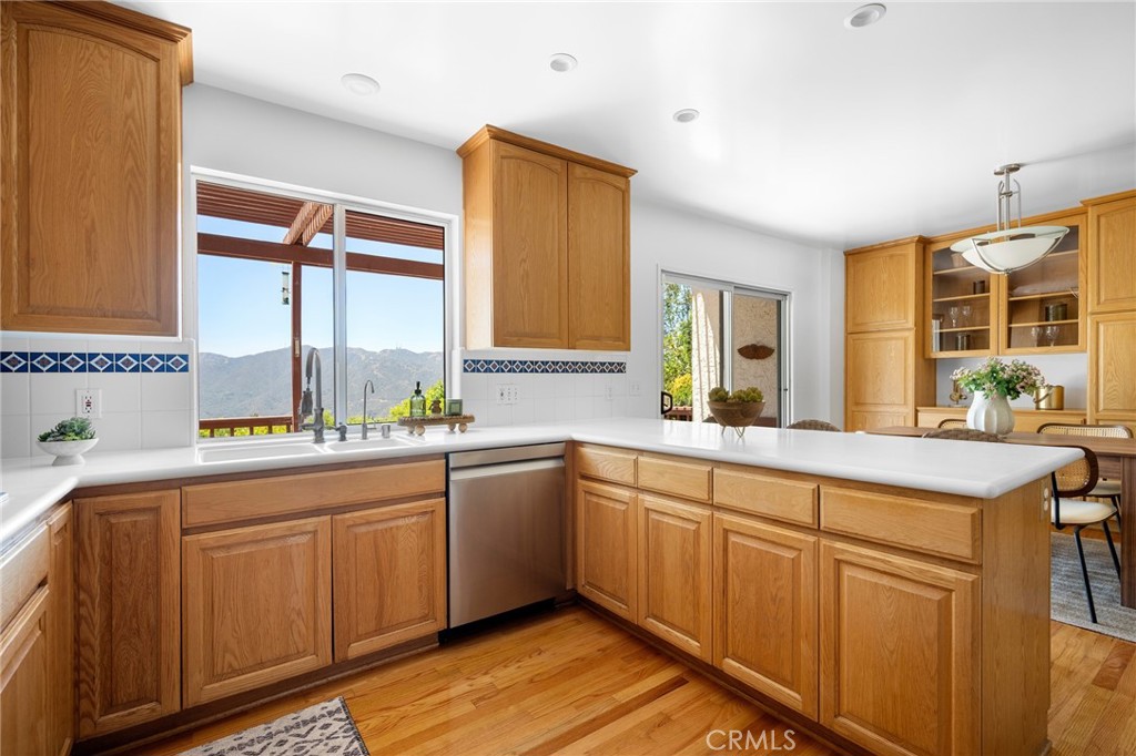 3404 Markridge Road La Crescenta, CA 91214 - Photo 14 of 67