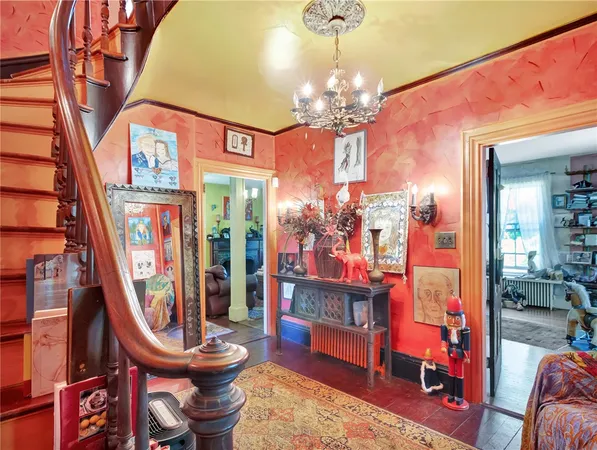 $1,875,000 | 219 Nanaquaket Road, Tiverton, RI 02878