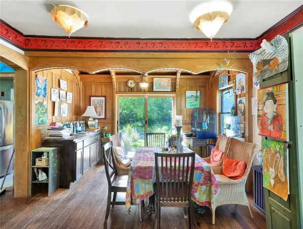 $1,875,000 | 219 Nanaquaket Road, Tiverton, RI 02878