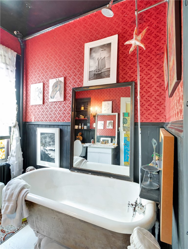 219 Nanaquaket Road Tiverton, RI 02878 - Photo 23 of 43