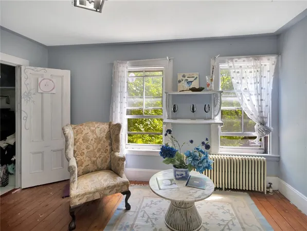 $1,875,000 | 219 Nanaquaket Road, Tiverton, RI 02878