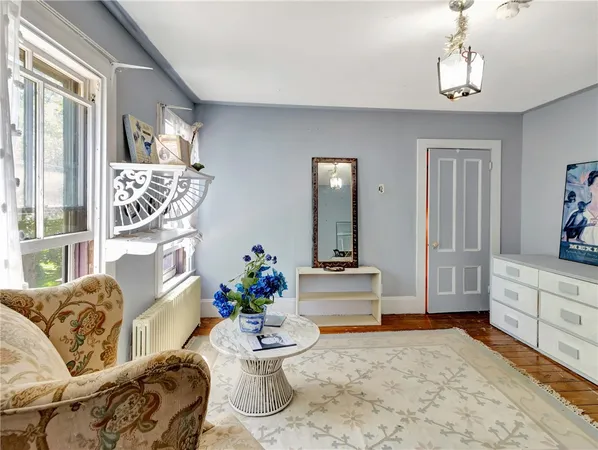 $1,875,000 | 219 Nanaquaket Road, Tiverton, RI 02878