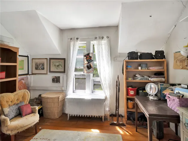 $1,900,000 | 219 Nanaquaket Road, Tiverton, RI 02878