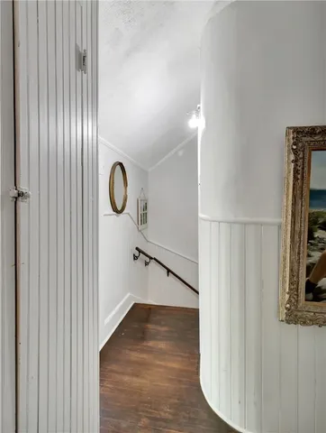 $1,900,000 | 219 Nanaquaket Road, Tiverton, RI 02878