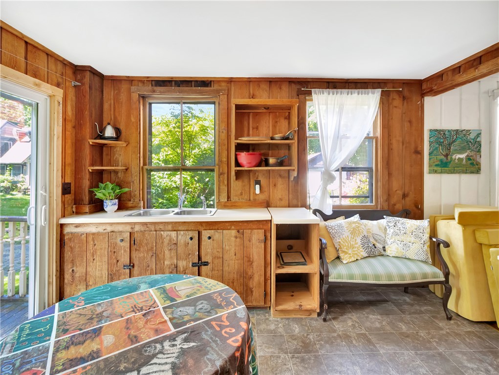 219 Nanaquaket Road Tiverton, RI 02878 - Photo 37 of 50