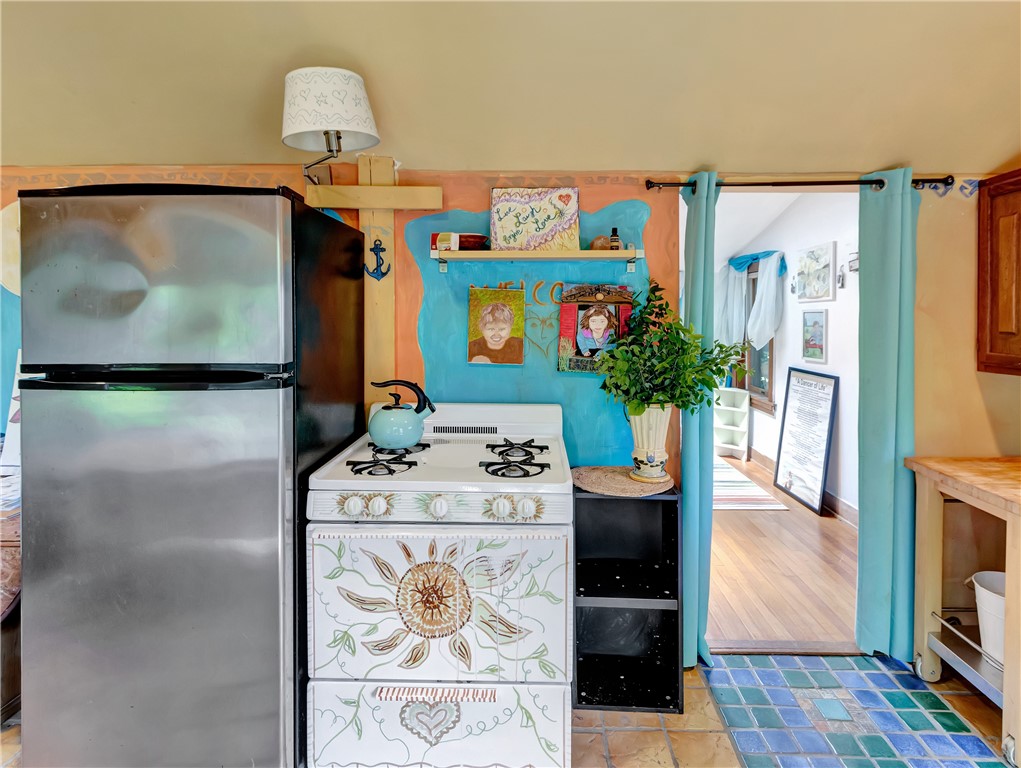 219 Nanaquaket Road Tiverton, RI 02878 - Photo 41 of 43