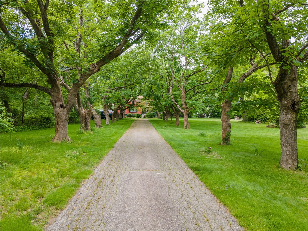 219 Nanaquaket Road Tiverton, RI 02878 - Photo 6 of 50