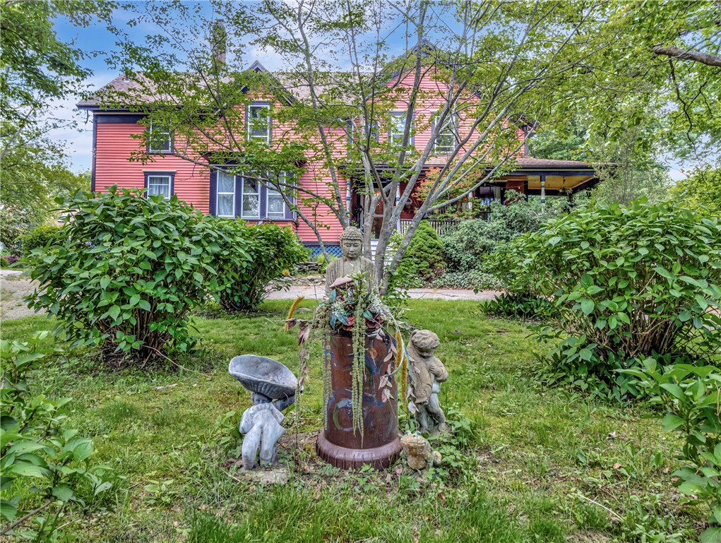 219 Nanaquaket Road Tiverton, RI 02878 - Photo 8 of 50