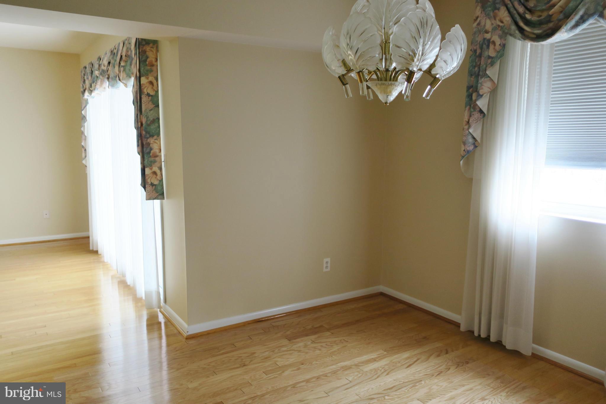116 Castletown Road, Unit 202 Lutherville-Timonium, MD 21093 - Photo 8 of 20 Dining Room
