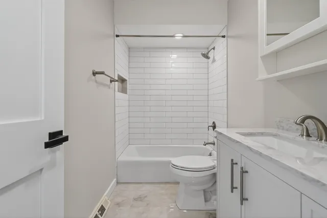 $589,900 | 6 West Cypress Street, Arlington Heights, IL 60005