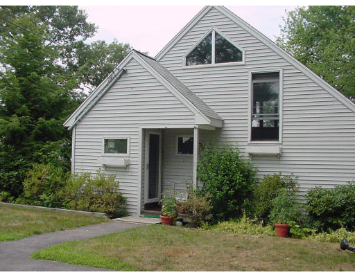 75 Ridge Road Foxboro, MA 02035 - Photo 2 of 5